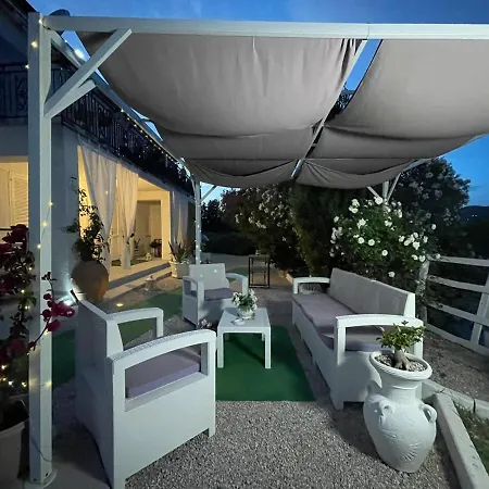 Rosa 4* أغروبولي